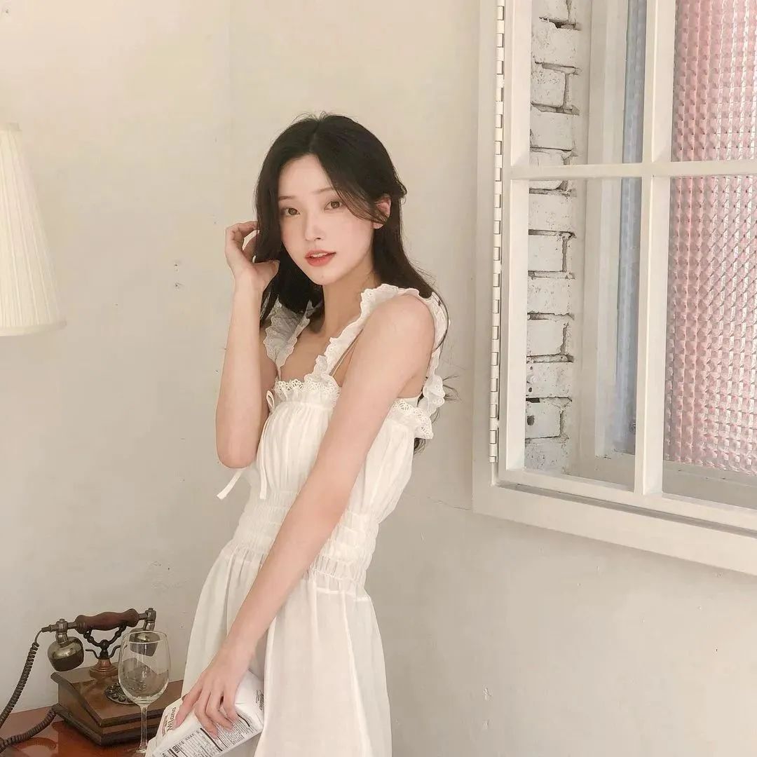 韩国网红金娜熙，被网友称其为韩国的纯欲天花板女神