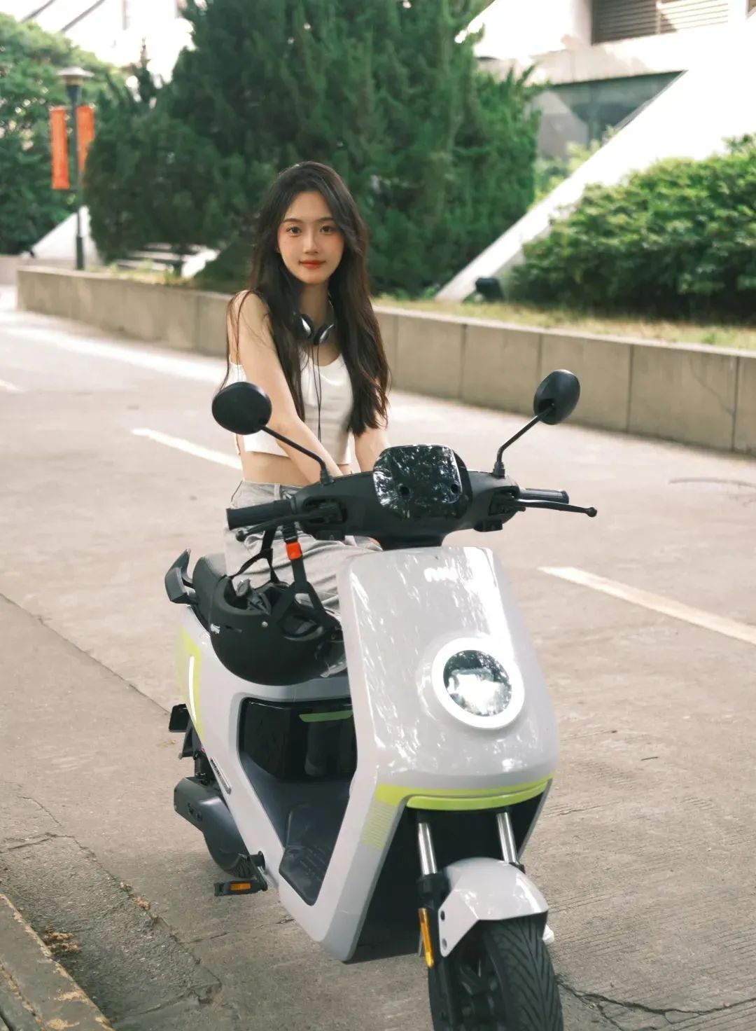 国产网红三秋鱼籽，来自同济大学的可爱系美女校花