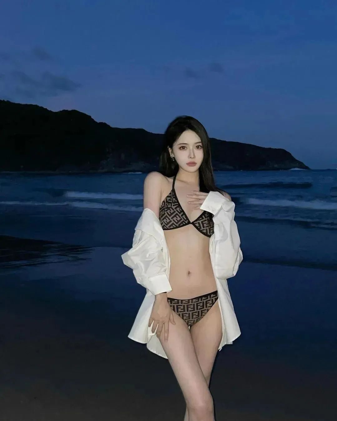 国产网红Cecile，火辣性感的美女模特