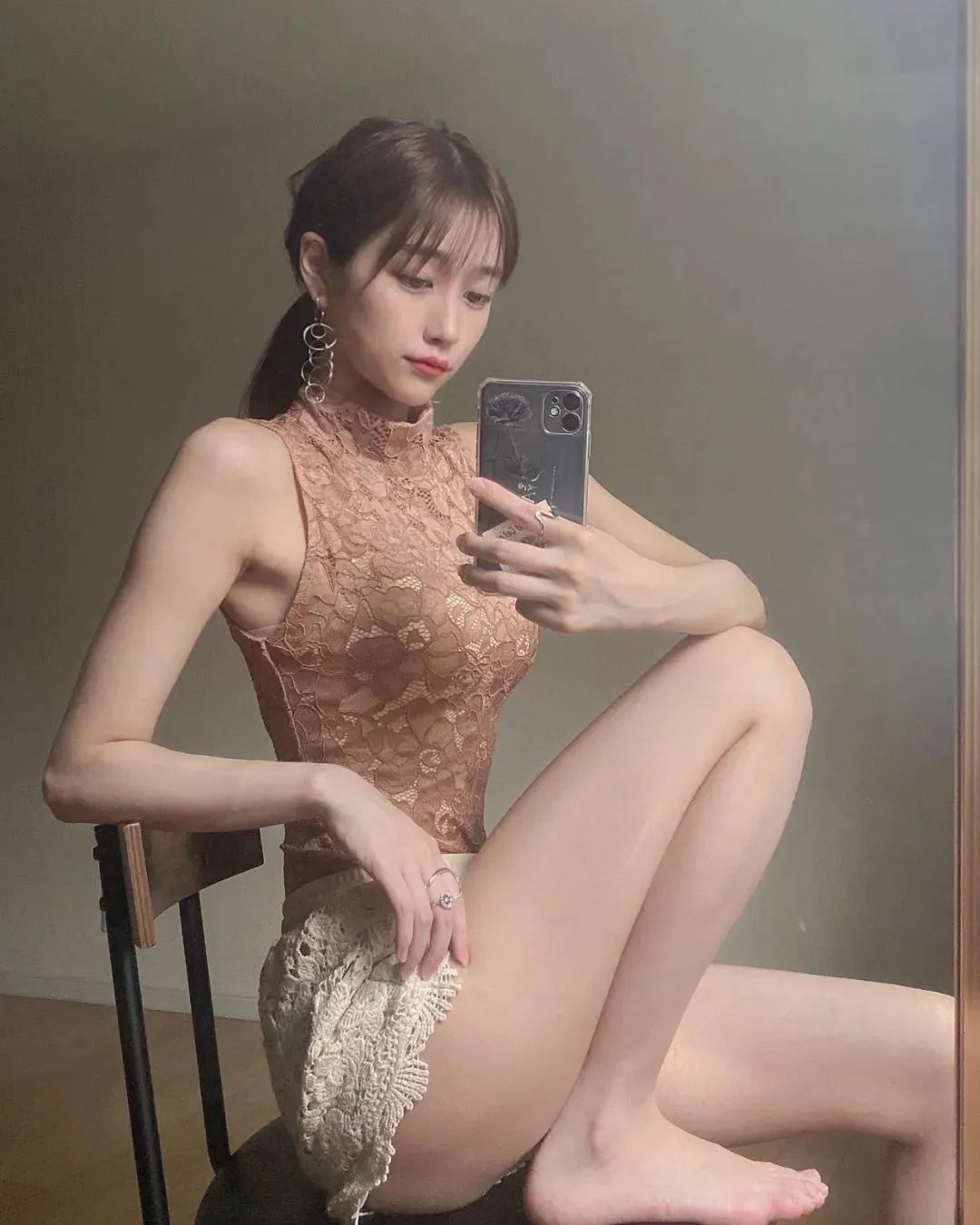日本网红Minami，拥有“漫画身材”和仙女般容颜的气质女神