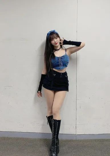 韩国网红金汉娜，长相甜美迷人的啦啦队女神