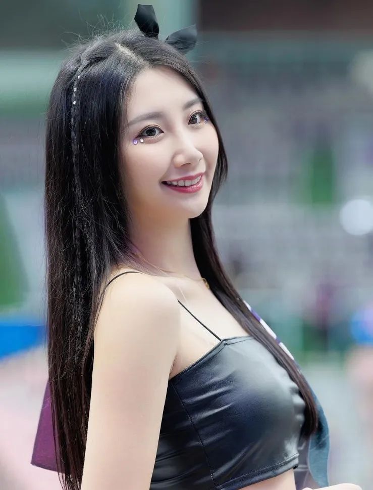 台湾网红 | 林宛璇，甜美又性感的“电豹女神”