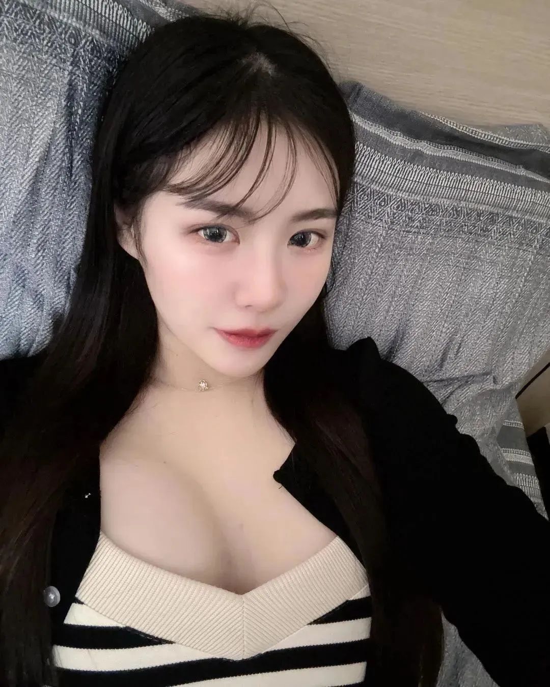 台湾顶级网红女神，甜美又性感的音乐老师