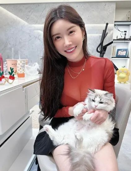 台湾网红 | 甜美又性感的啦啦队女神