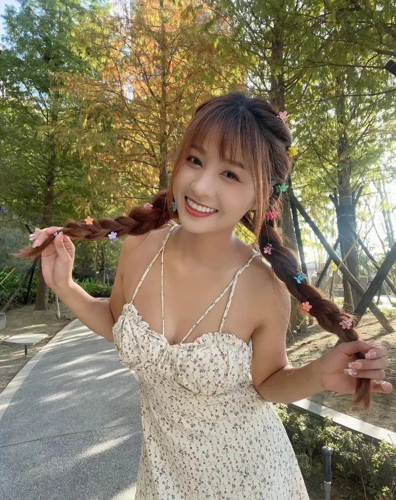 台湾网红 | 邱紫庭，清纯又可爱的啦啦队女神