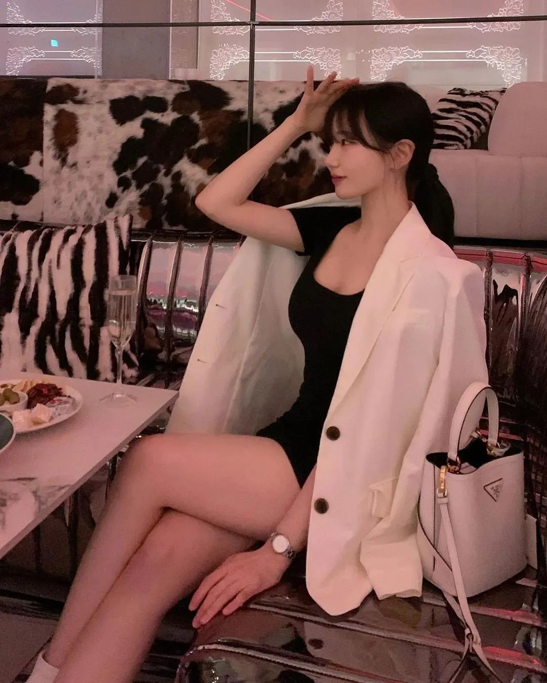 韩国网红 | lovehean，甜美又性感的气质女神