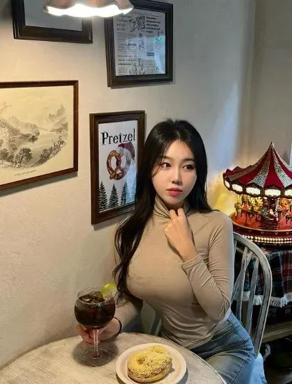 韩国网红 | hzzuu，天赋值点满的微胖女神的顶级天花板