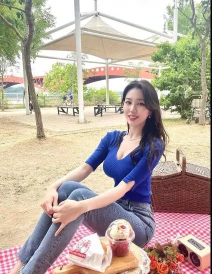 韩国网红 | hzzuu，天赋值点满的微胖女神的顶级天花板