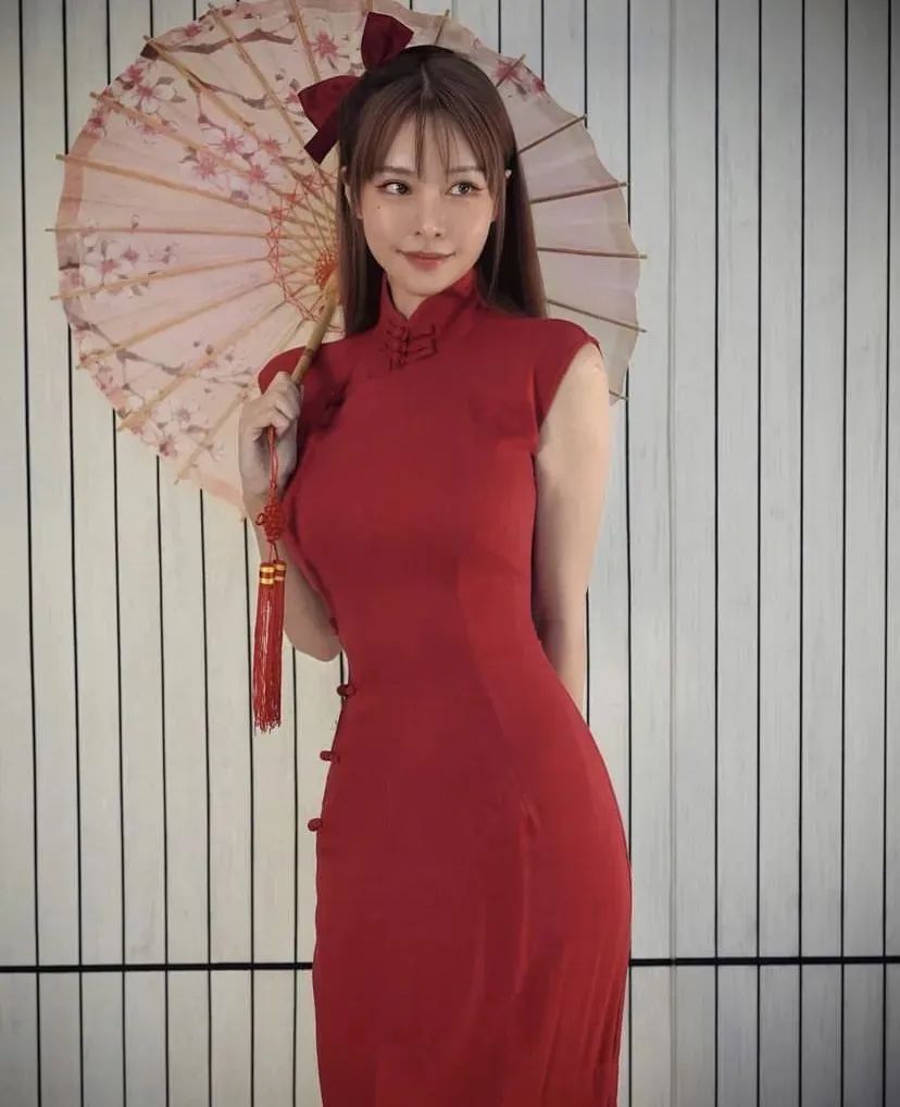 马来西亚网红李元玲，甜美又性感的钢琴女神