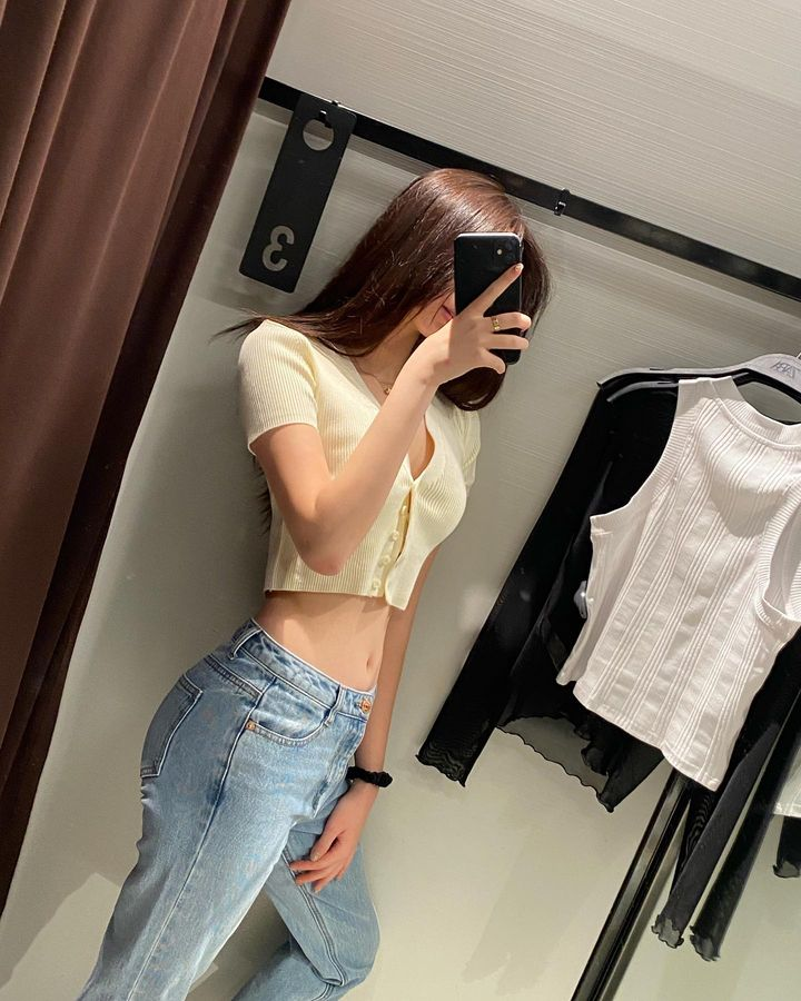 凹凸有致！高颜值运动少女，谁能顶得住？