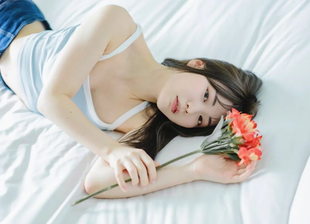 在役大学生，人美身材好