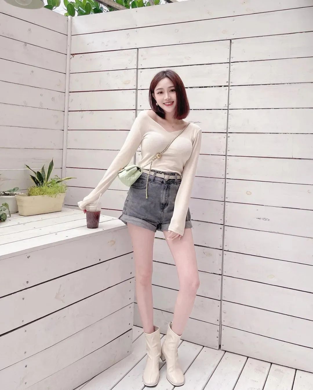 台湾网红 | 咪啦，甜美又性感的顶级美女模特