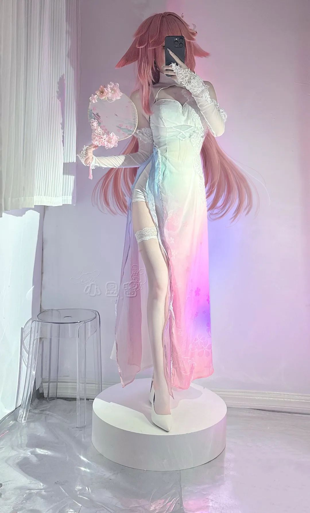原神cos合集：花嫁神子太美了，勾勒柔软腰线与大长腿的迷人弧线！
