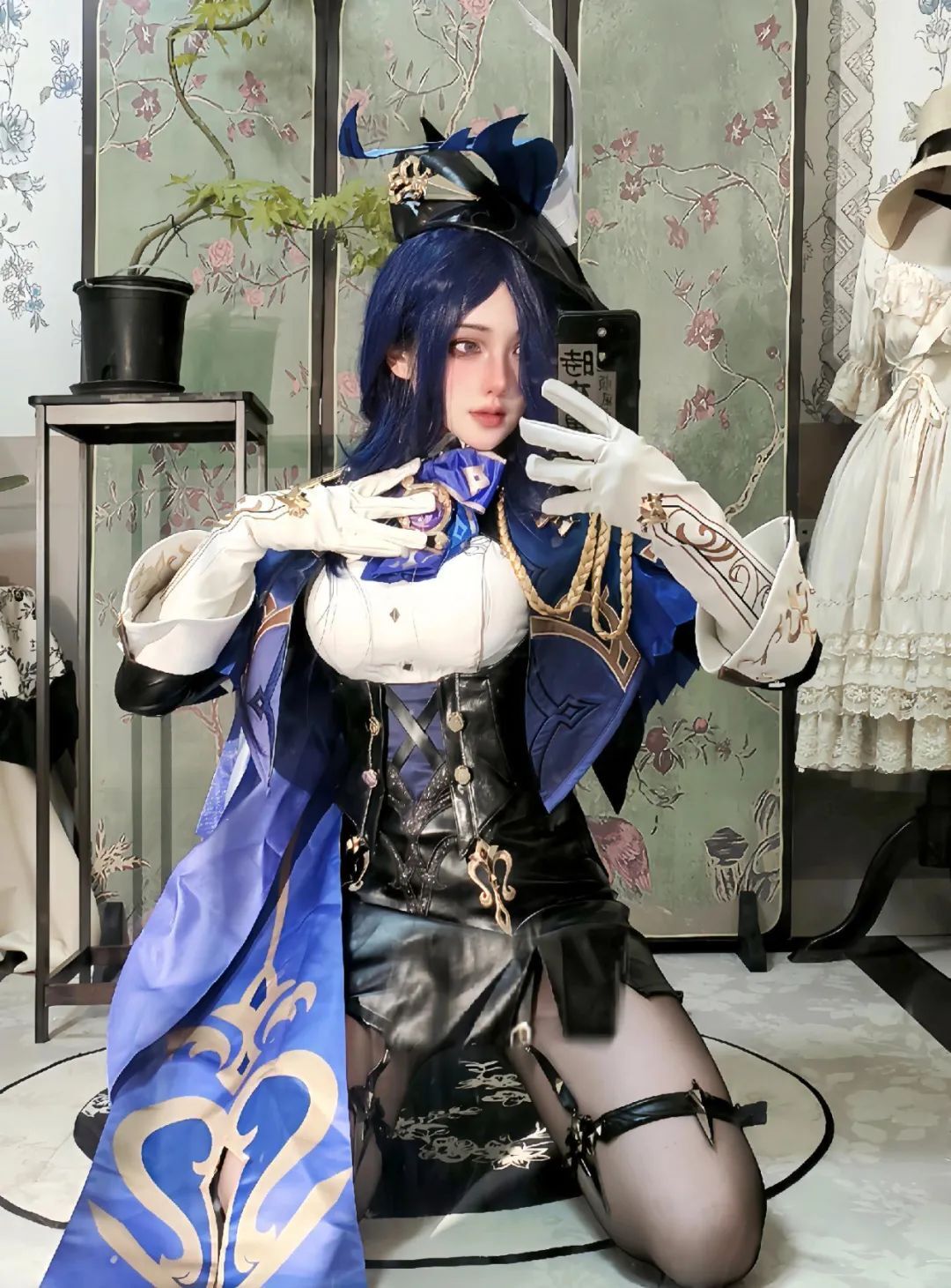 原神coc：申鹤咬衣服太顶级了！八重神子眼神迷离神秘魅惑，雷神胸口拔刀太可爱了！