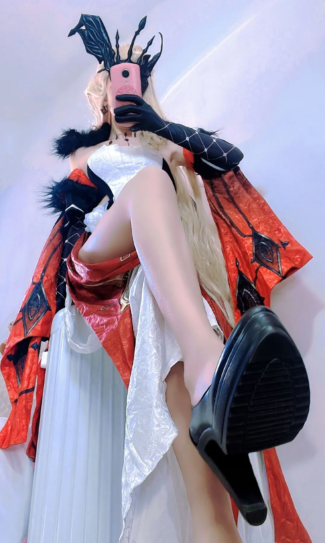 原神cos：菲谢尔变大了！申鹤清凉装旗袍真绝美！丽莎阿姨，女士太顶了！