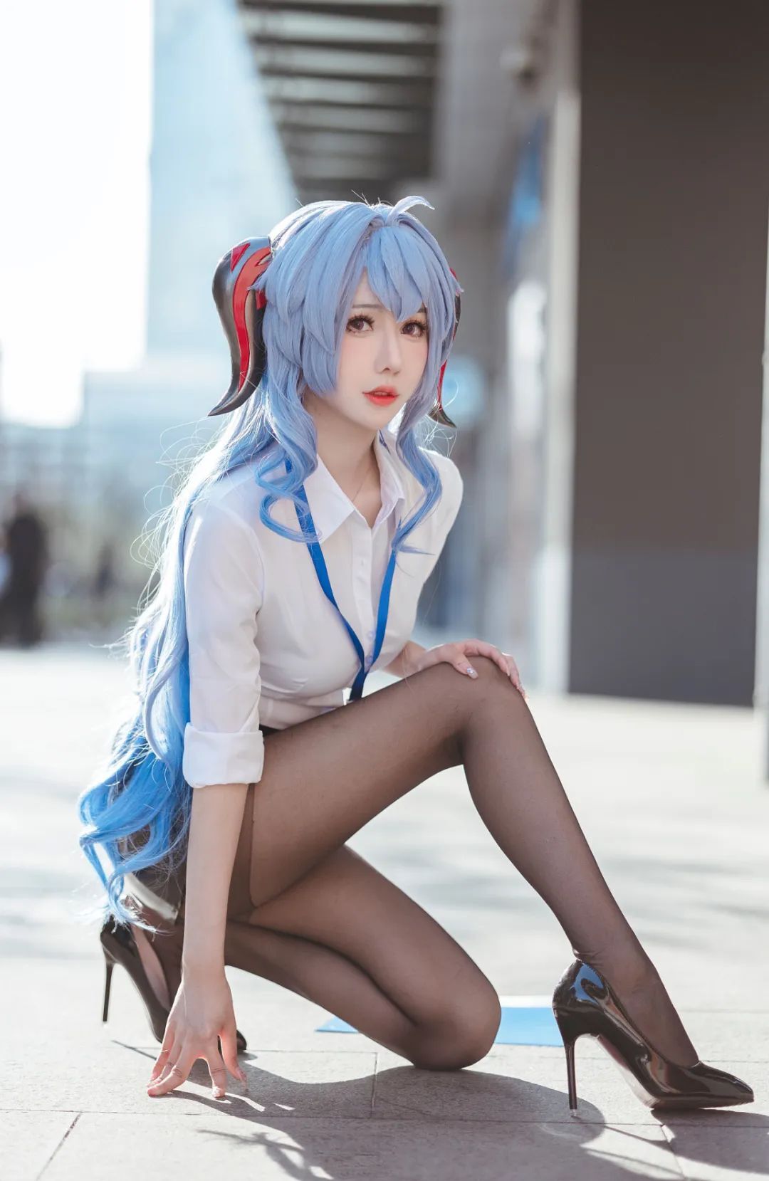 原神cos：黑丝+超短皮裤，秘书甘雨太眼了！婚纱神子，兔女郎申鹤太顶了！
