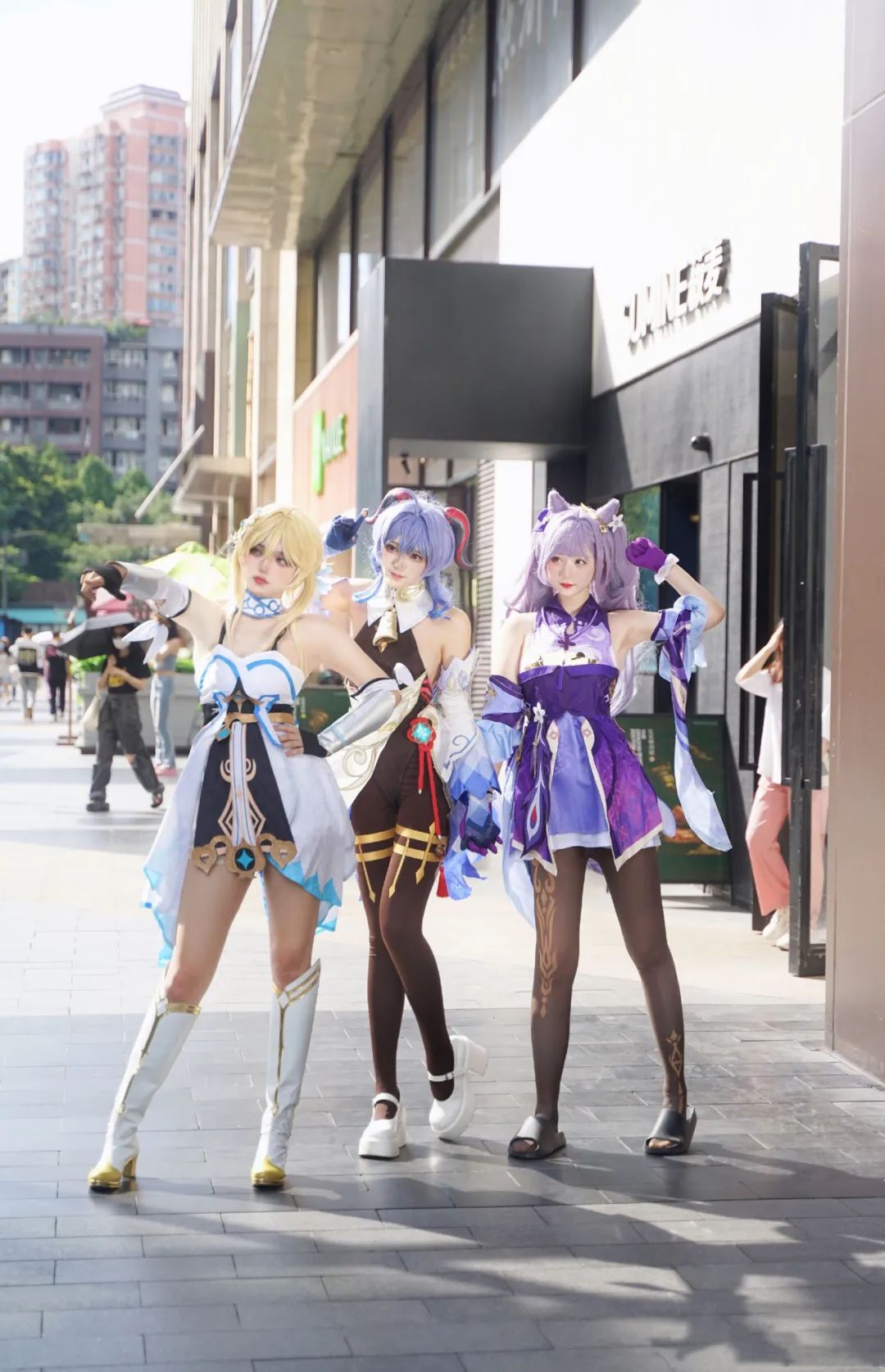 原神cos：申鹤心海夏日泳装太美了！雷神周本boss太顶了！甘雨3套新服装你喜欢吗？