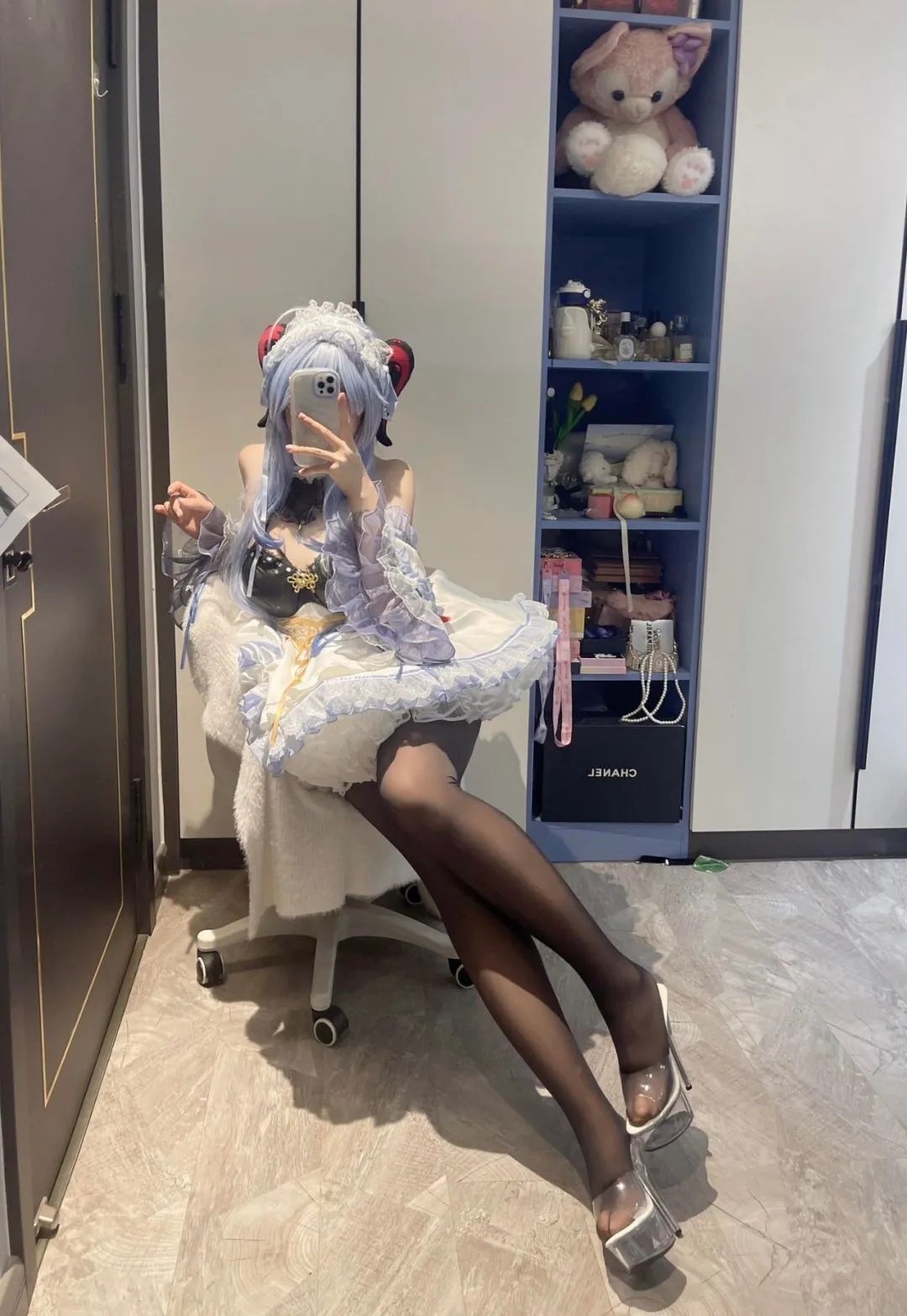 原神cos：泳装+裸足，妮露美爆了！婚纱绫华让人狂喜！小厨娘宵宫，大草神我爱了！