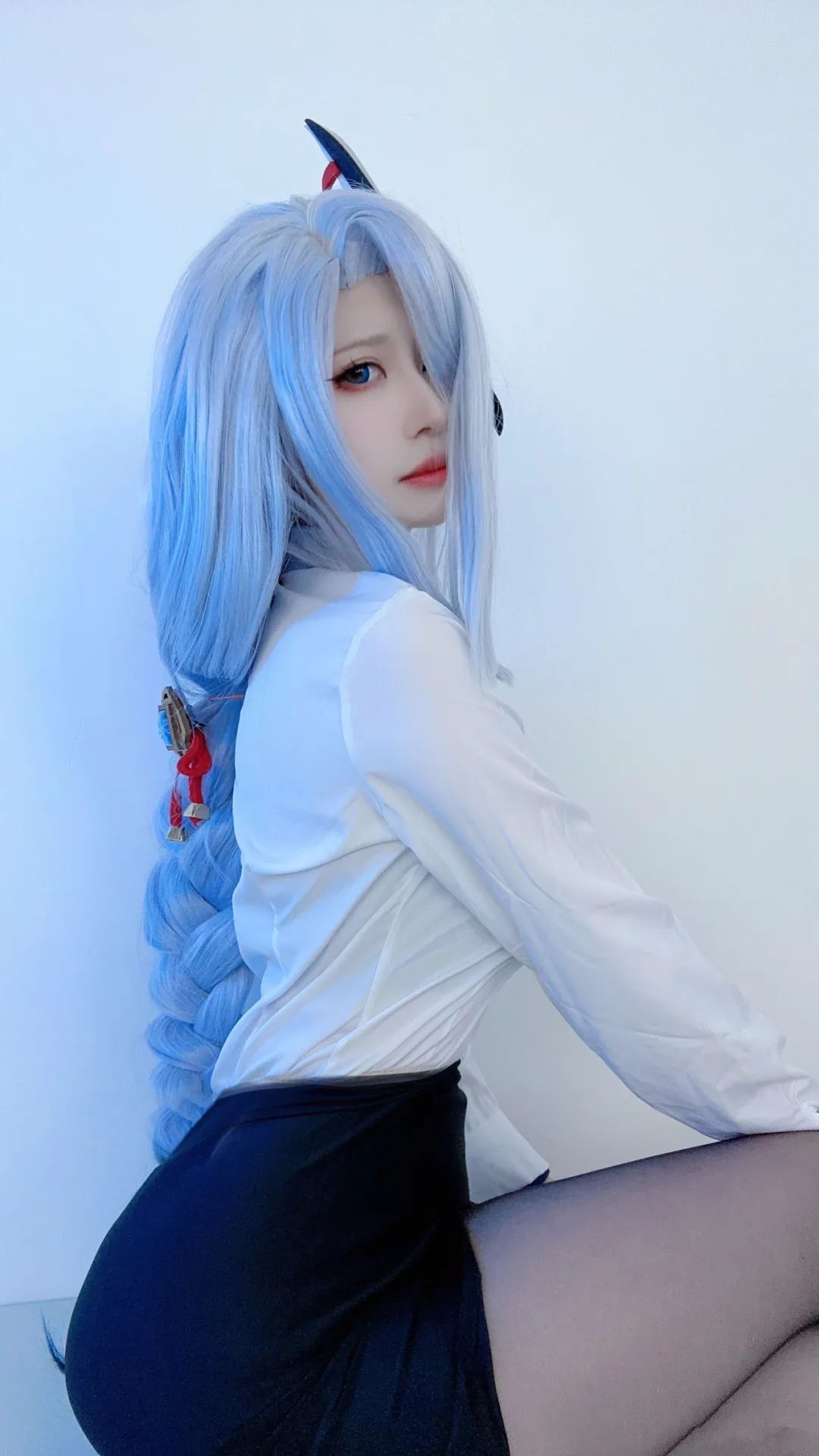 原神cos：女仆装雷神八重太御了！泳装绫华，黑丝制服申鹤，小厨娘宵宫，草神可爱爆了！