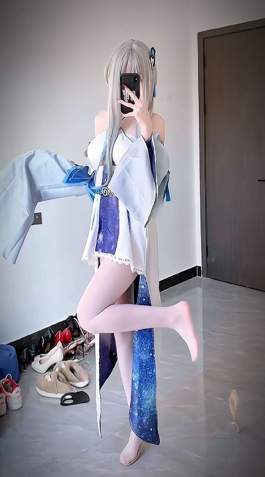 原神cos：黑丝雷神刻晴太御了！泳装菲谢尔，白丝心海，裸足归终不愧是白月光！