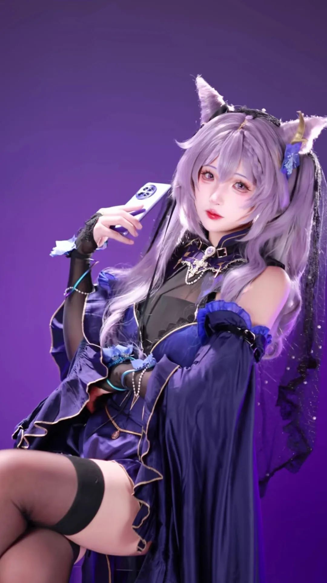 原神cos：紧身毛衣雷神太御了！女仆装胡桃巨可爱，赛车服申鹤，护士装刻晴让人狂喜！