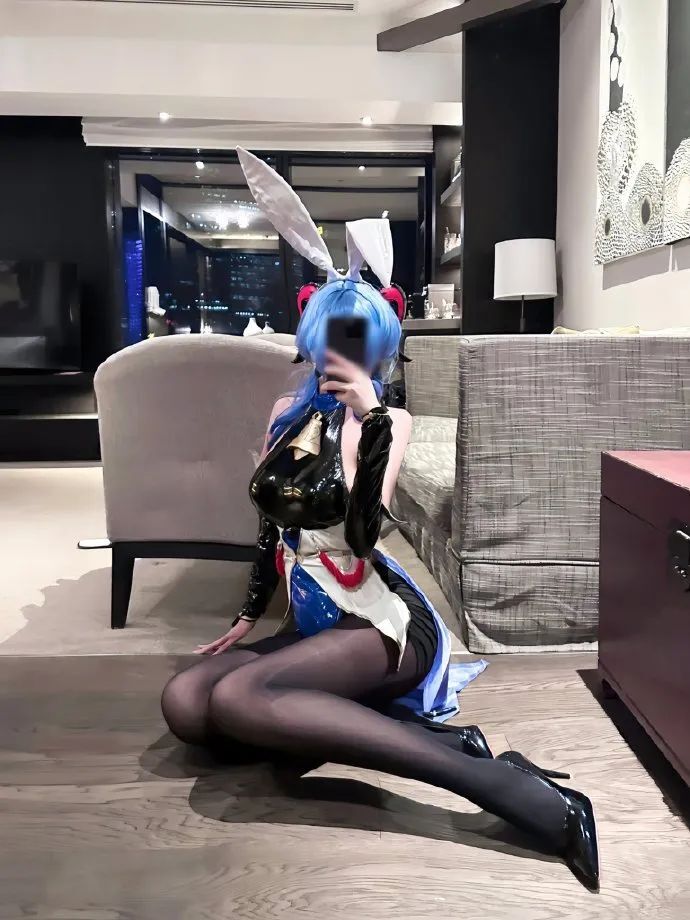 原神cos：兔女郎甘雨太顶了！黑丝旗袍莫娜！白丝女仆雷神，泳装心海真可爱！