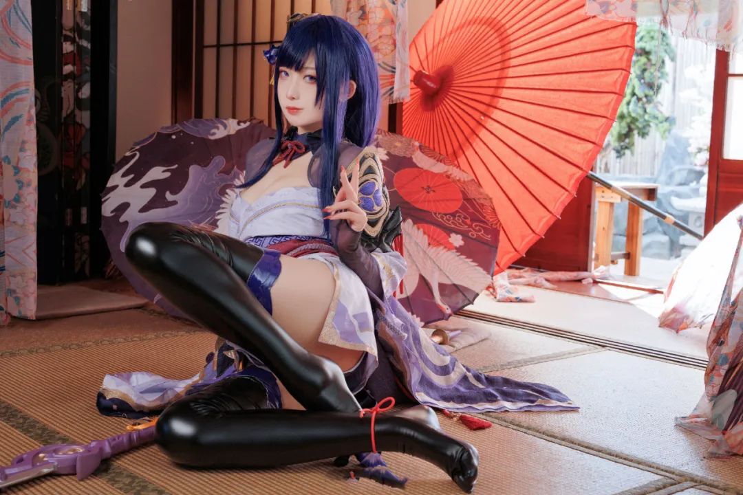 原神cos：黑丝+制服，OL刻晴果然御！抹胸吊带申鹤太顶了！女仆甘雨+雷神我爱了！