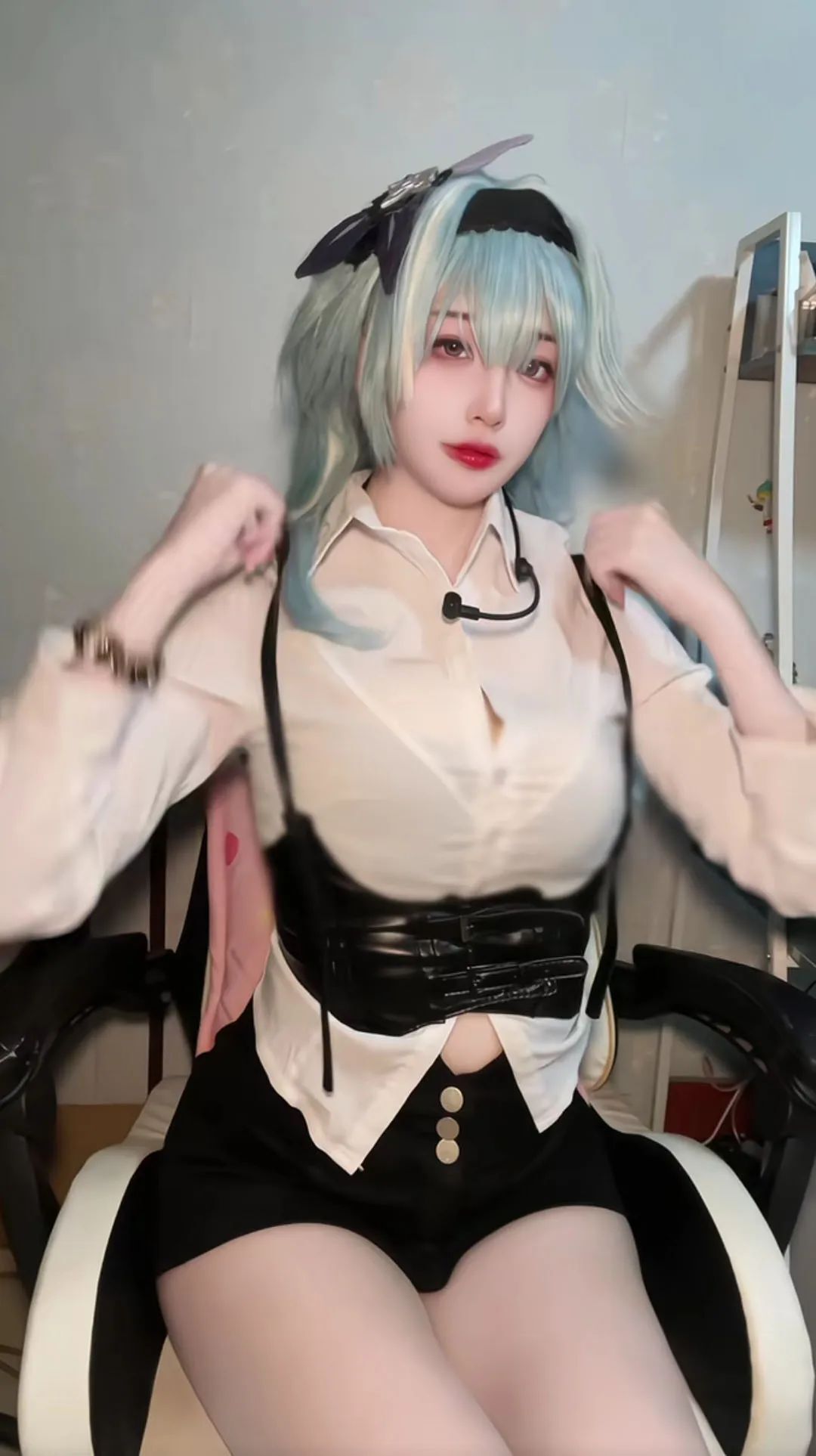 原神cos：短裤+制服，特工优菈太顶了！白丝婚纱申鹤，女仆甘雨，女仆雷神让人狂喜！