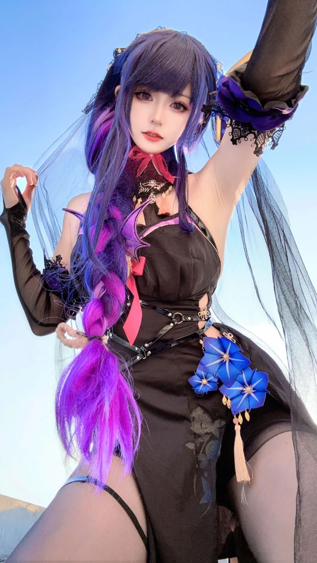 原神顶级cos：甘雨紫色纱裙太可爱了！女仆莫娜，花嫁神子，泳装申鹤，浴袍雷神太漂亮了！