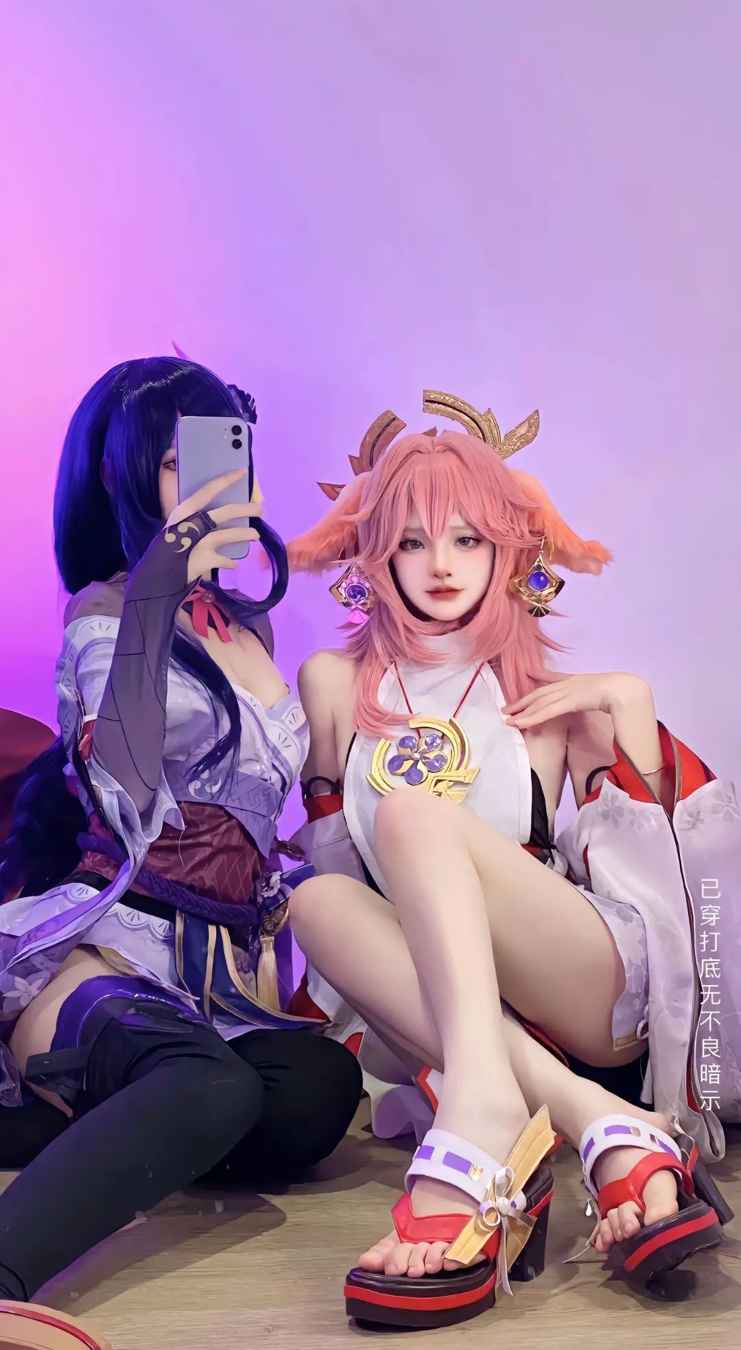 原神cos：黑丝+皮裤，制服神子太顶级了！包臀裙申鹤，婚纱绫华，旗袍甘雨，刻师傅嘟嘴太可爱了！