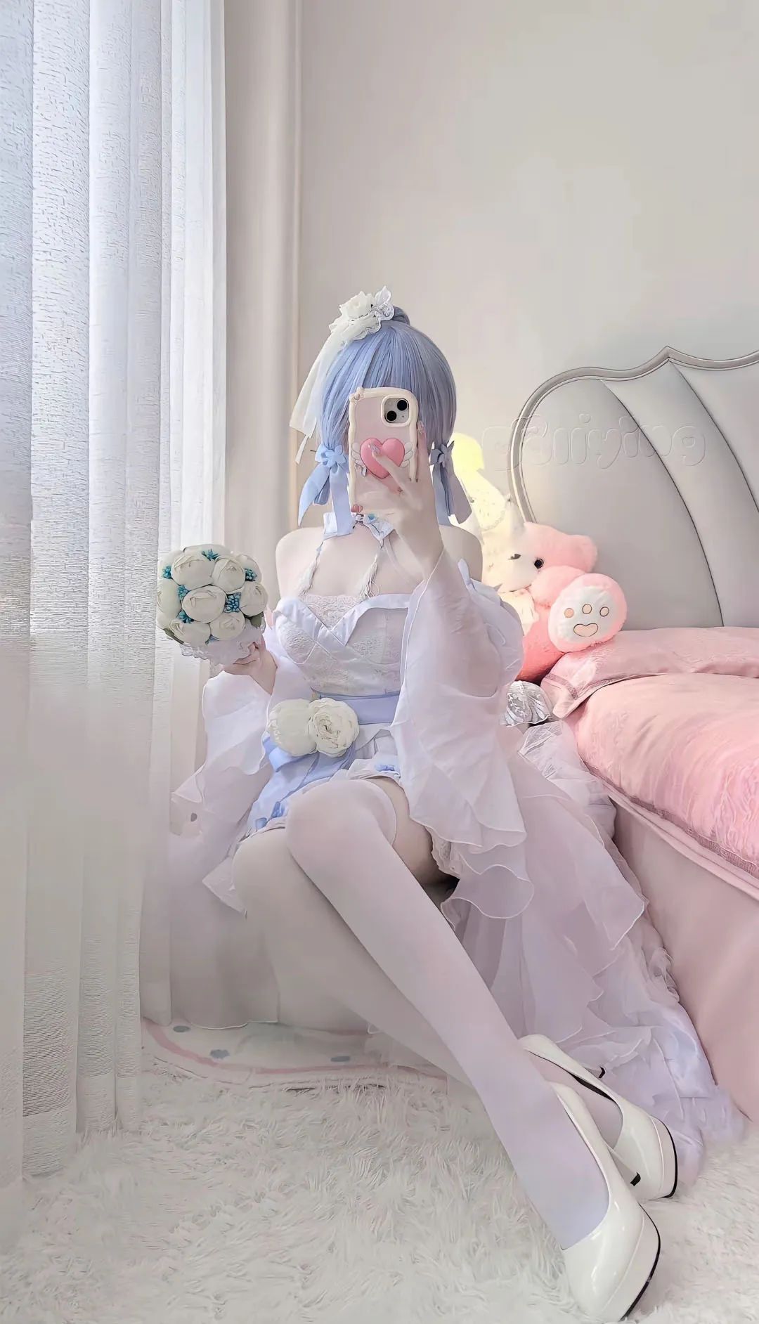 原神cos：白丝+婚纱，花嫁刻晴太可爱了！女仆莫娜让人狂喜！兔女郎甘雨，黑丝旗袍申鹤谁看了不迷糊？