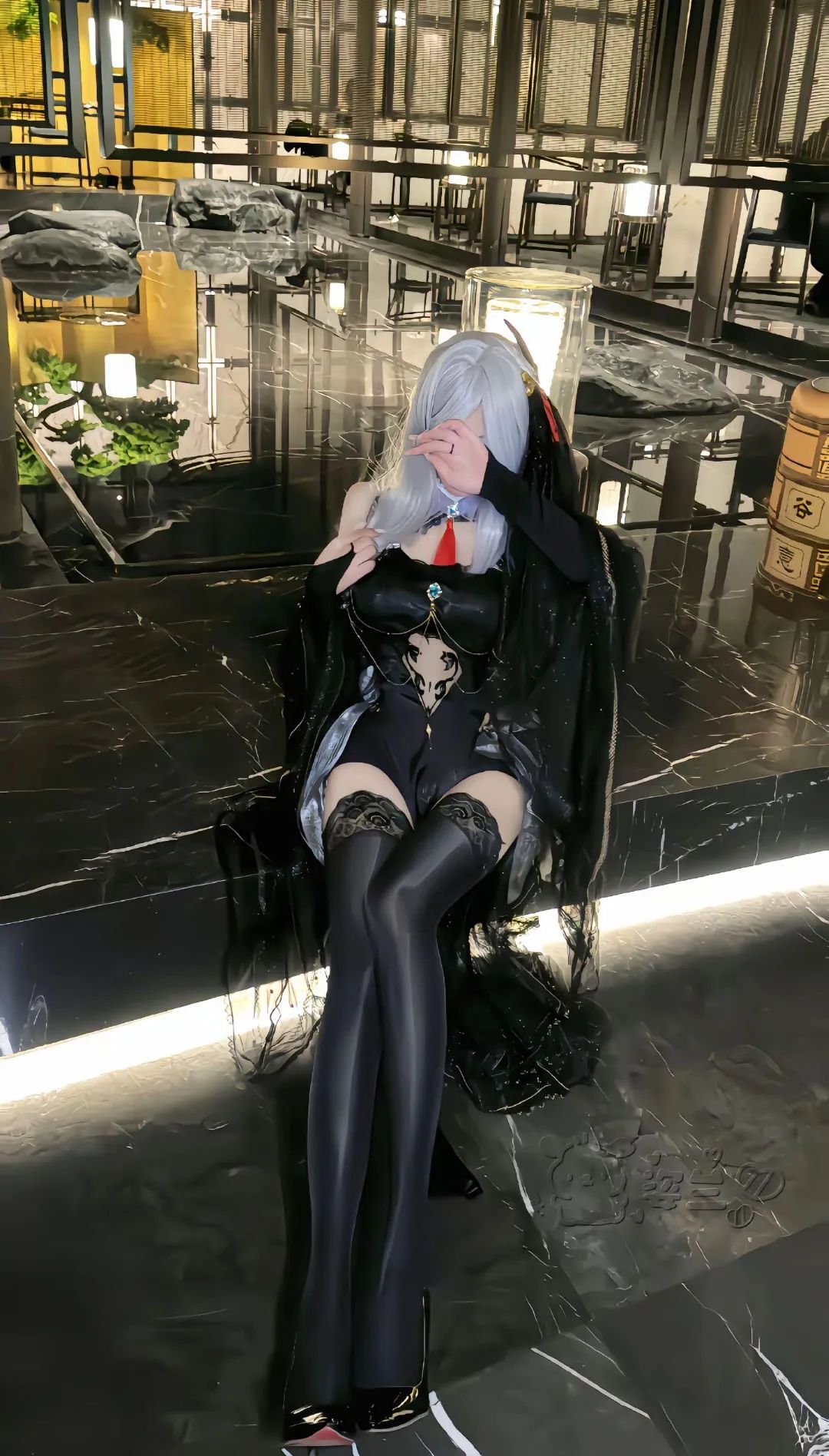 原神cos：黑丝+制服，雷神太御了！兔女郎甘雨，公主裙刻晴太俏皮了！JK绫华，黑丝纱裙申鹤美翻！
