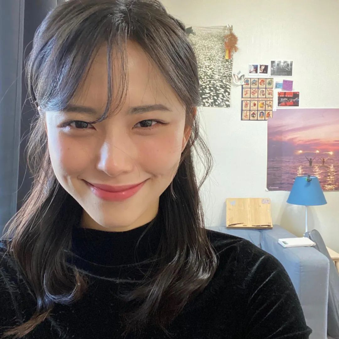 韩国模特具恩英，气质温婉如春风