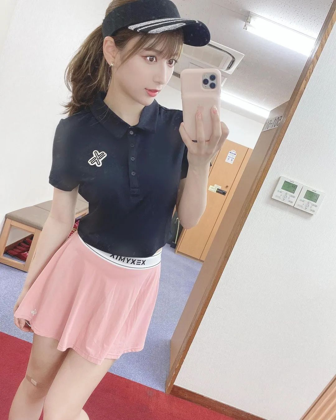 雪平莉左写真及INS图片集，日本模特赛车皇后