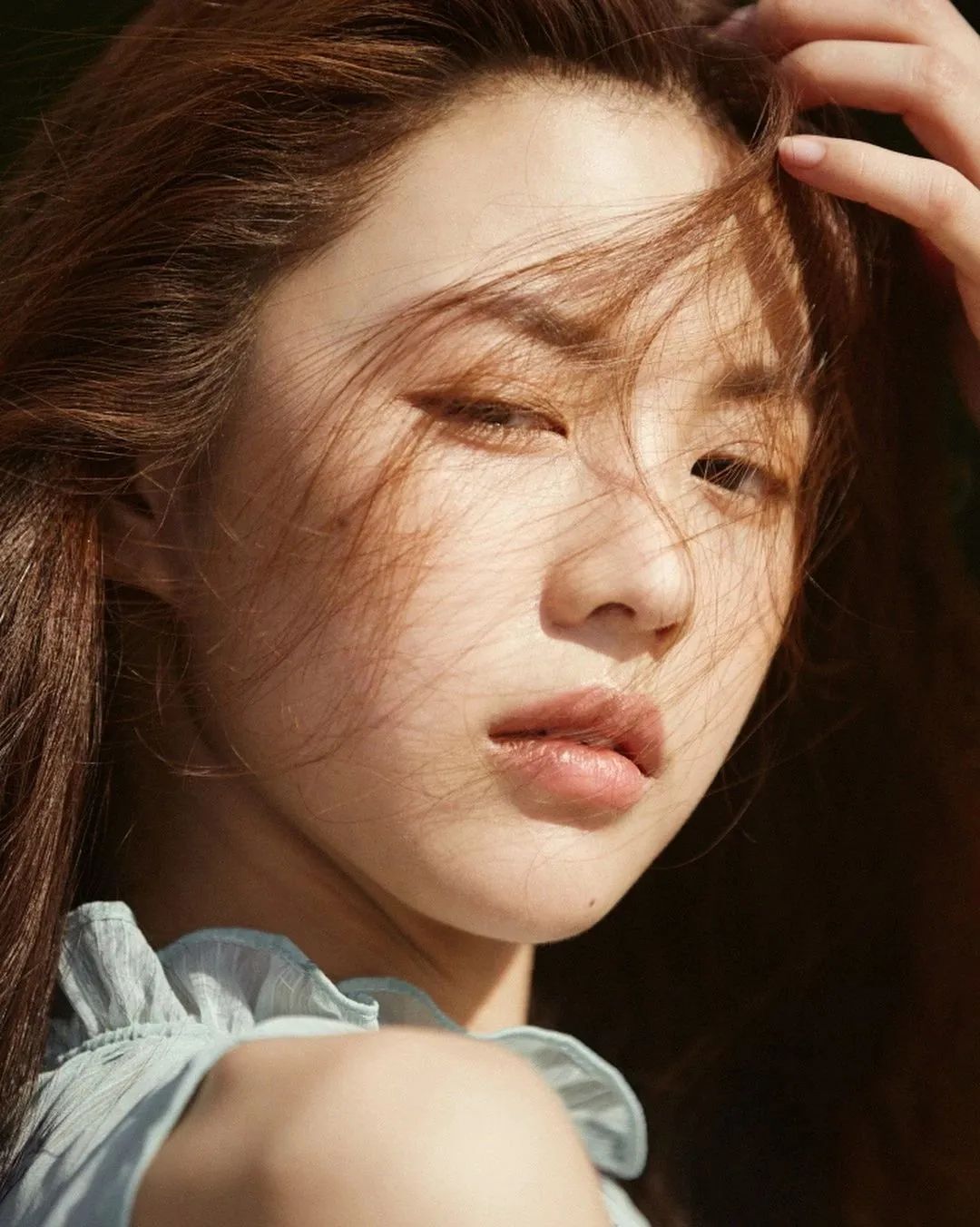 韩国模特高允贞，号称“整形模板”的小全智贤，知性少女穿搭范本