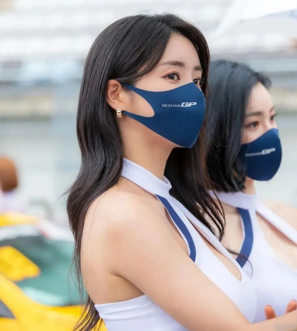 韩国赛车模特林率雅，甜美性感的气质女神