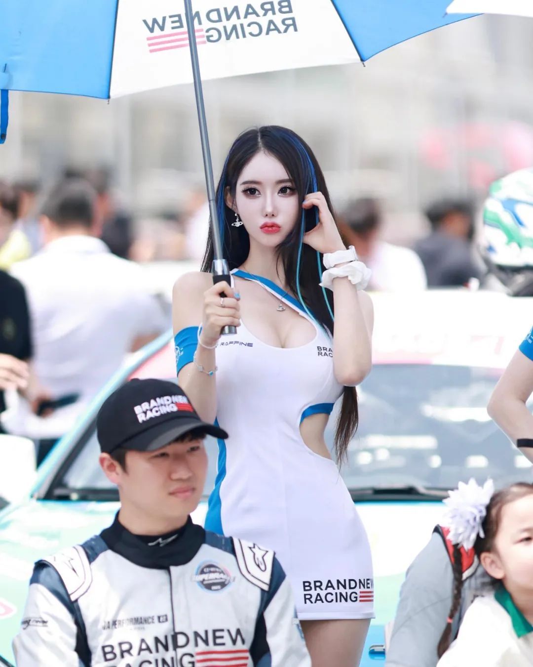 韩国车模do.vely，御姐脸漫画身材的妖艳芭比