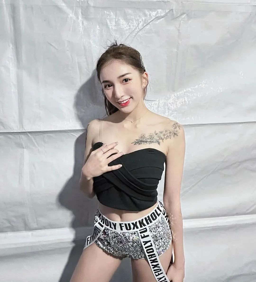 [仙女集]芙蓉如面柳如眉，对此如何不泪垂