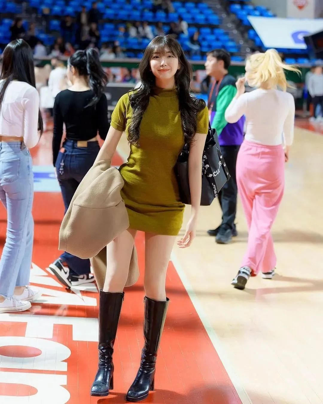 [仙女集]韩国有佳人，袅娜少女羞，岁月无忧愁
