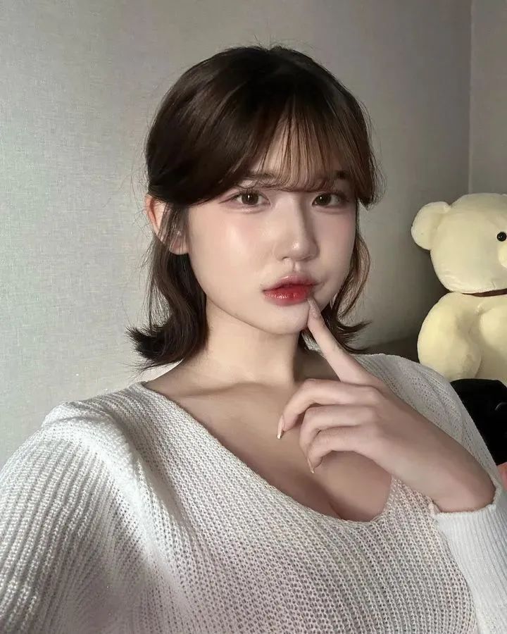 [仙女集]一双明月贴胸前，紫禁葡萄碧玉圆