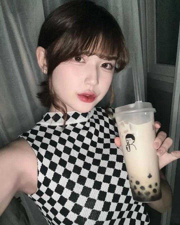 [仙女集]一双明月贴胸前，紫禁葡萄碧玉圆