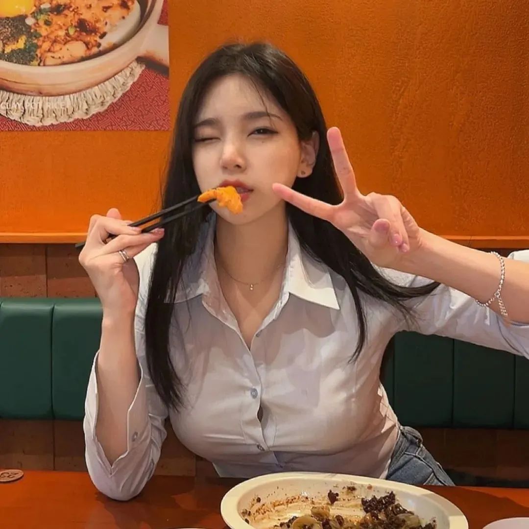 [仙女集]她腿又白又圆，像秋天莲藕