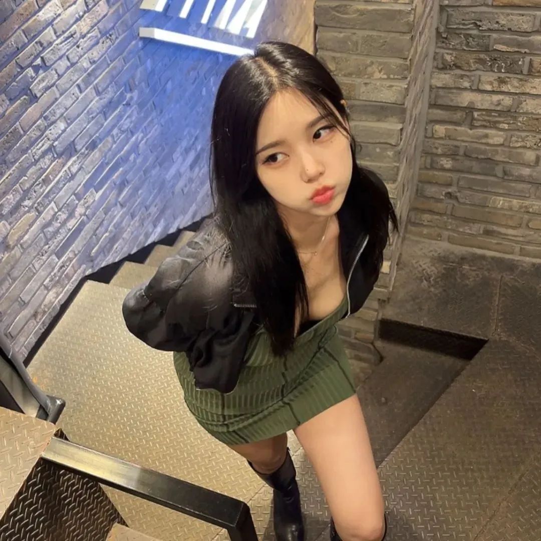 [仙女集]她腿又白又圆，像秋天莲藕