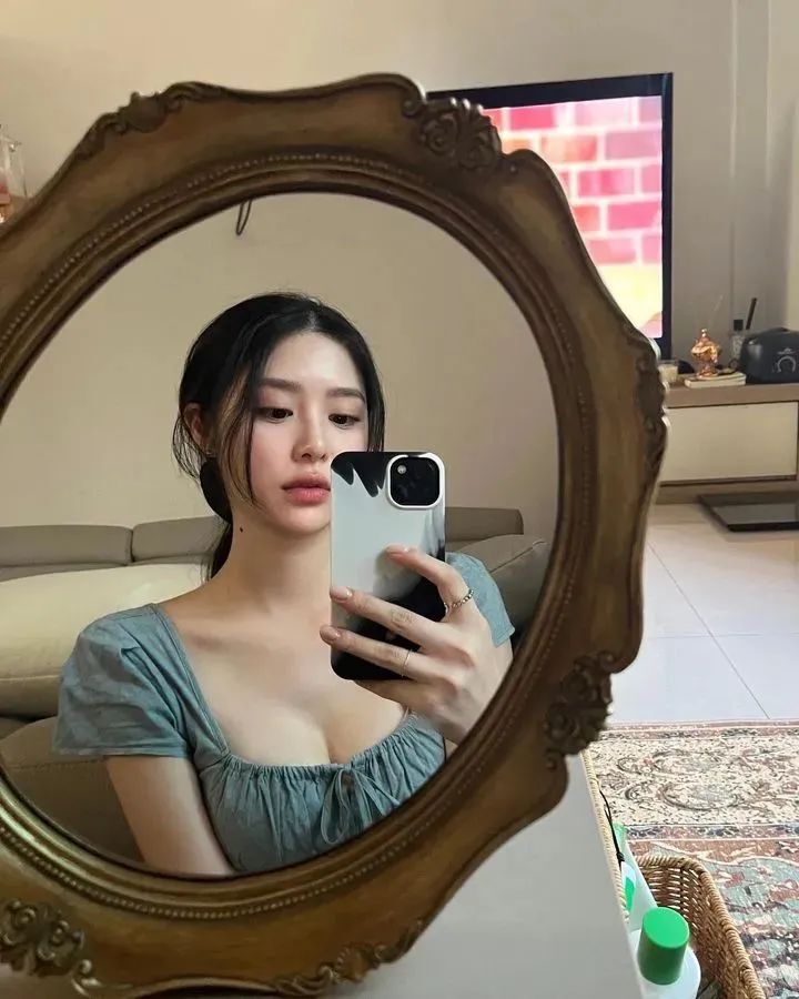 [仙女集]曲线玲珑身姿，羡慕财阀又一天
