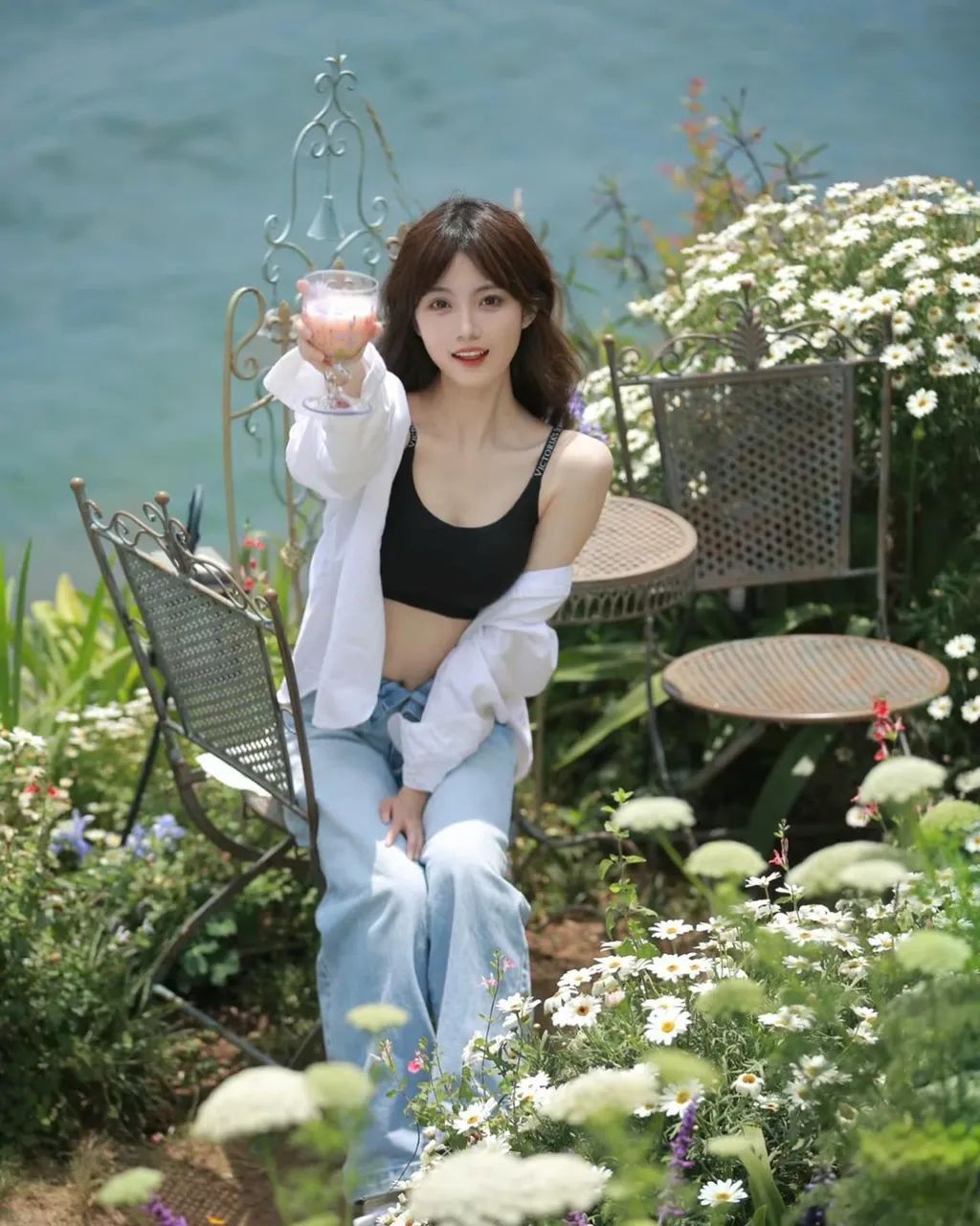 清纯甜美