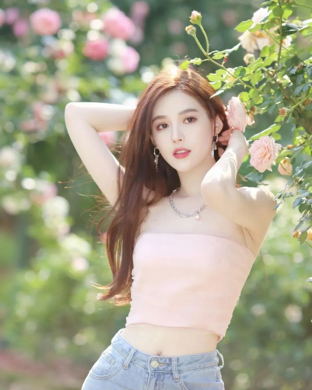 【美女壁纸】甜美御姐范网红女神来袭，夏日炎炎，有你最甜！