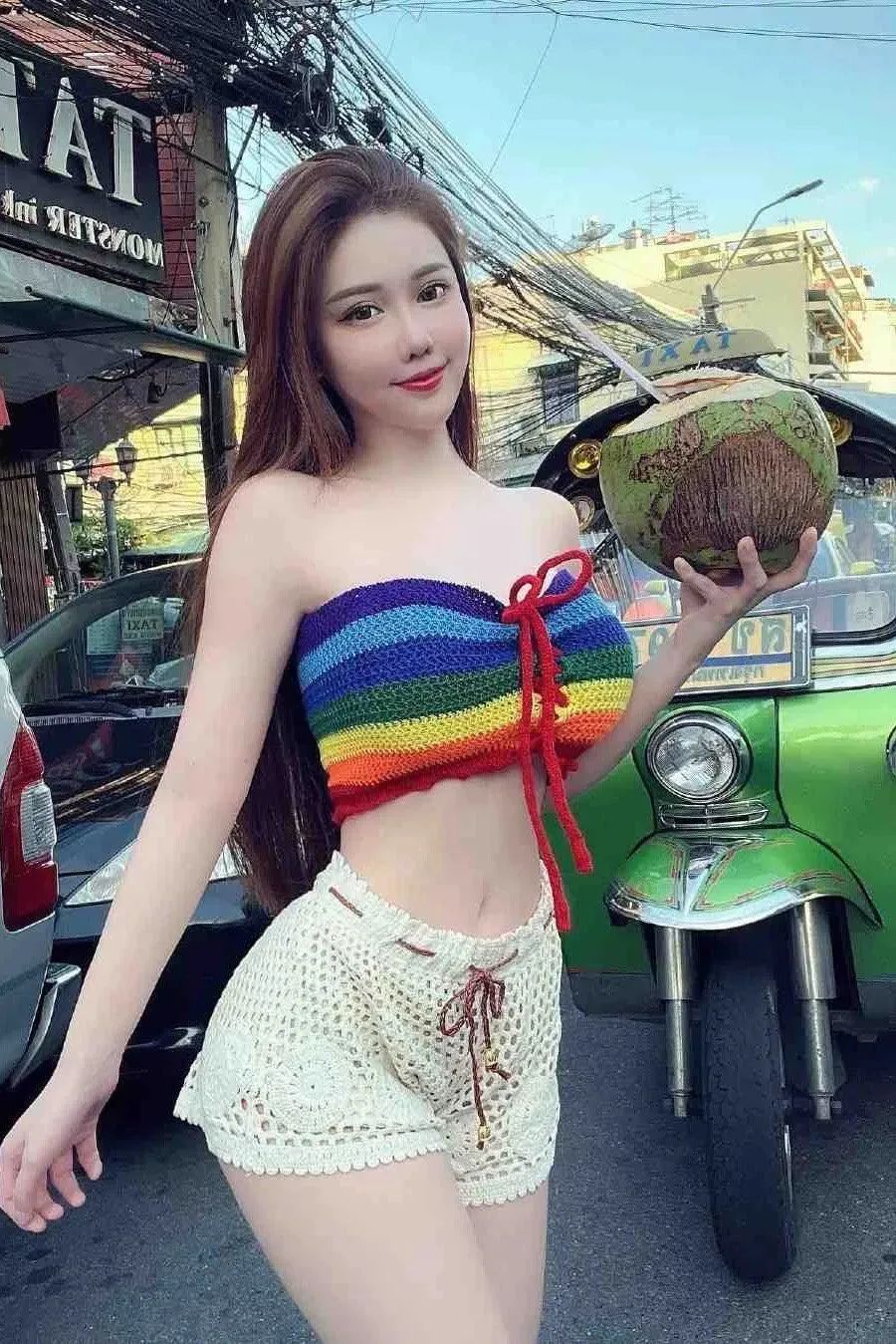 【美女壁纸】周甄娜，甜美迷人的马来西亚网红美女！