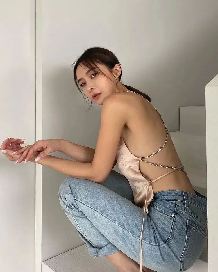 美女壁纸丨颜值和身材具佳的宝岛女神