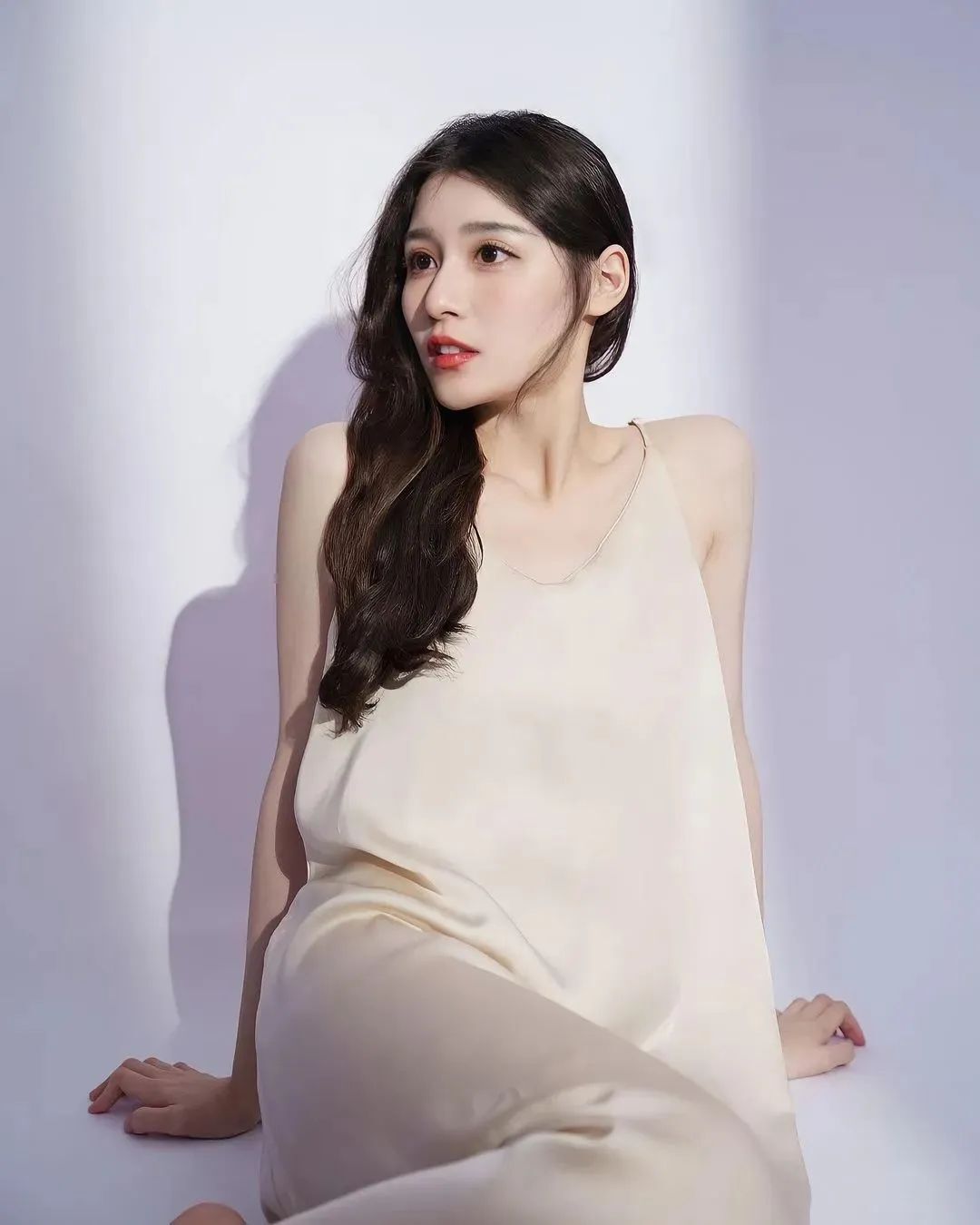 沁柔，清新甜美的“治愈系”女神
