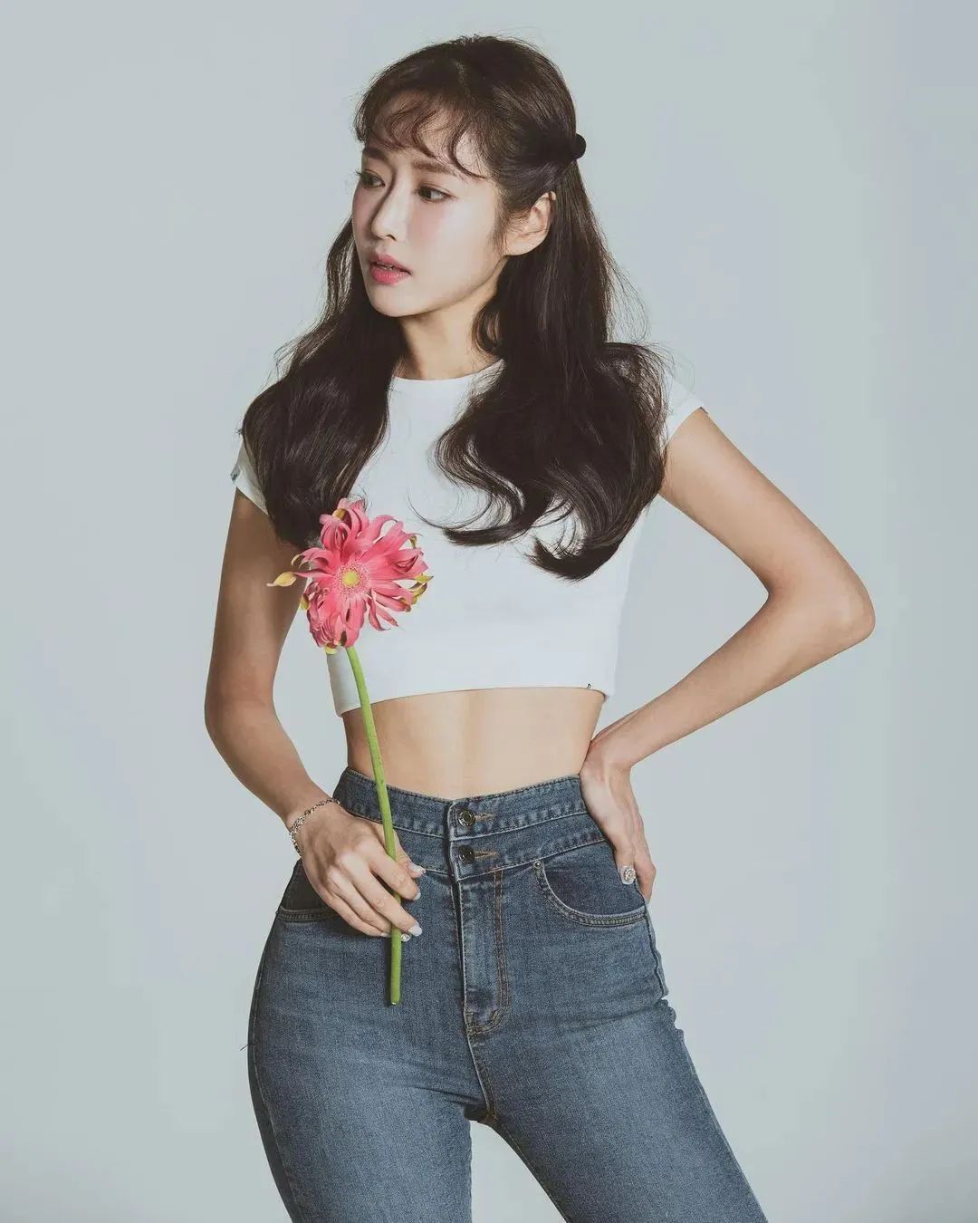 美女壁纸丨姜贤京，让人看了砰然心动的韩国健身女神